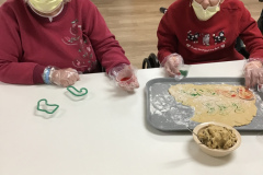 Anne-and-Ruth-working-together