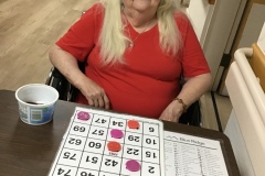 L.-Shafer-waiting-for-her-numbers