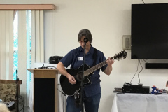 Keith-Andrews-playing